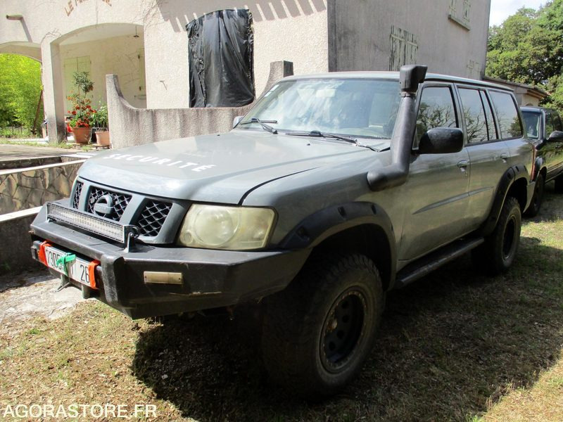 Nissan Patrol Y61 Station Wagon moteur 6 cylindres 4.2 Turbo Diesel 160cv BM5 - SUV: slika Nissan Patrol Y61 Station Wagon moteur 6 cylindres 4.2 Turbo Diesel 160cv BM5 - SUV Nissan Patrol Y61 Station Wagon moteur 6 cylindres 4.2 Turbo Diesel 160cv BM5 - SUV: slika Nissan Patrol Y61 Station Wagon moteur 6 cylindres 4.2 Turbo Diesel 160cv BM5 - SUV