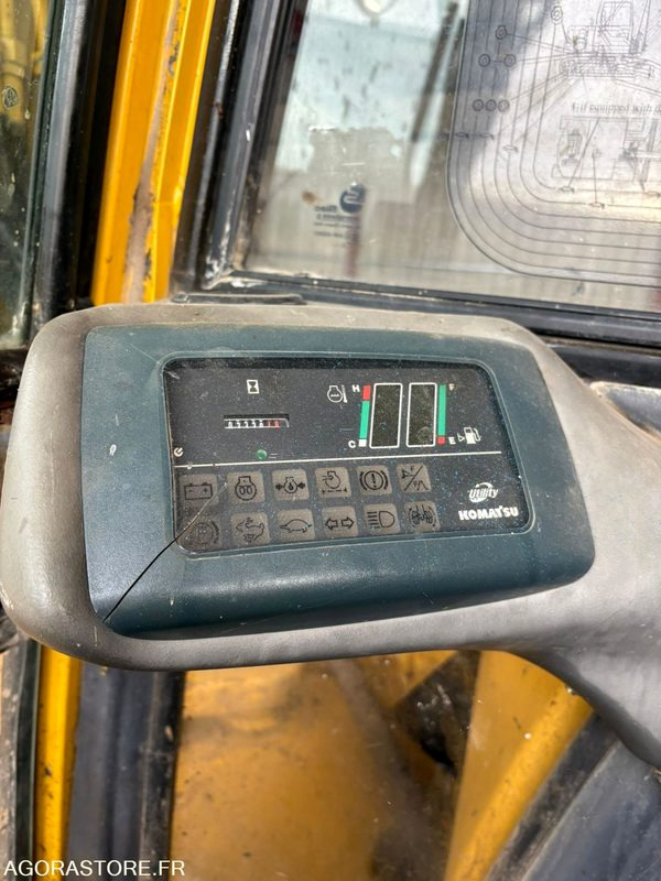 PELLE KOMATSU / 0333018 H / 2004 - Bager: slika PELLE KOMATSU / 0333018 H / 2004 - Bager PELLE KOMATSU / 0333018 H / 2004 - Bager: slika PELLE KOMATSU / 0333018 H / 2004 - Bager