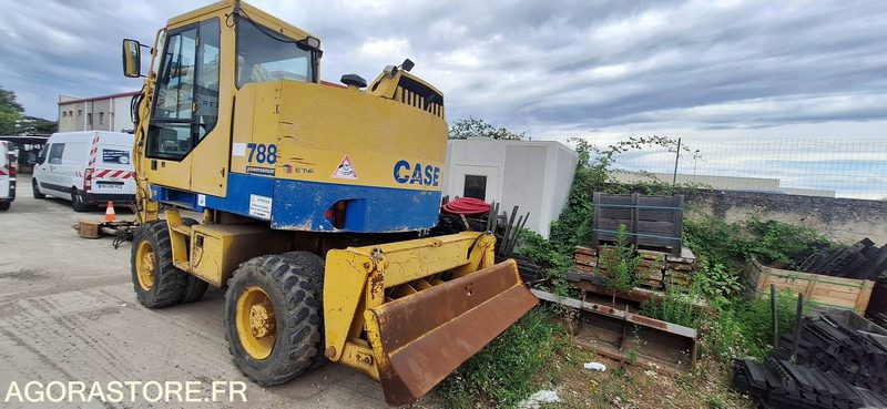 PELLE RAIL / ROUTE - CASE 788 PRR - 1999 / 13858 HEURES (3003381) - Bager na kotačima: slika PELLE RAIL / ROUTE - CASE 788 PRR - 1999 / 13858 HEURES (3003381) - Bager na kotačima PELLE RAIL / ROUTE - CASE 788 PRR - 1999 / 13858 HEURES (3003381) - Bager na kotačima: slika PELLE RAIL / ROUTE - CASE 788 PRR - 1999 / 13858 HEURES (3003381) - Bager na kotačima