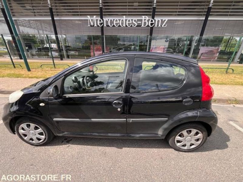 PEUGEOT 107 1.4 HDI TRENDY - Automobil: slika PEUGEOT 107 1.4 HDI TRENDY - Automobil PEUGEOT 107 1.4 HDI TRENDY - Automobil: slika PEUGEOT 107 1.4 HDI TRENDY - Automobil