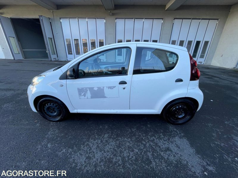 PEUGEOT 107 CL-099-LQ - Automobil: slika PEUGEOT 107 CL-099-LQ - Automobil PEUGEOT 107 CL-099-LQ - Automobil: slika PEUGEOT 107 CL-099-LQ - Automobil