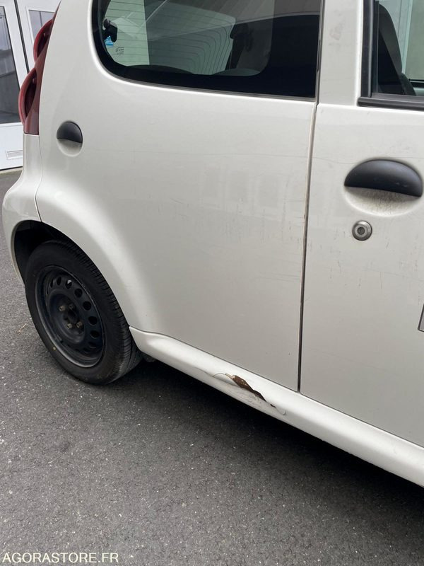 PEUGEOT 107 CL-586-LQ - Automobil: slika PEUGEOT 107 CL-586-LQ - Automobil PEUGEOT 107 CL-586-LQ - Automobil: slika PEUGEOT 107 CL-586-LQ - Automobil