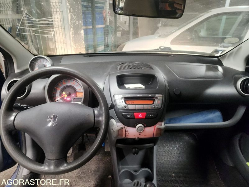 PEUGEOT 107 - Automobil: slika PEUGEOT 107 - Automobil PEUGEOT 107 - Automobil: slika PEUGEOT 107 - Automobil
