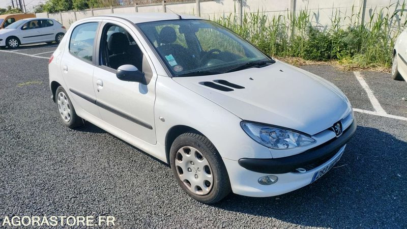 PEUGEOT 206 - 2005 - 142538kms - Automobil: slika PEUGEOT 206 - 2005 - 142538kms - Automobil PEUGEOT 206 - 2005 - 142538kms - Automobil: slika PEUGEOT 206 - 2005 - 142538kms - Automobil
