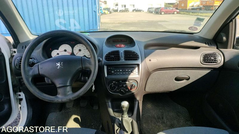 PEUGEOT 206 - 2005 - 142538kms - Automobil: slika PEUGEOT 206 - 2005 - 142538kms - Automobil PEUGEOT 206 - 2005 - 142538kms - Automobil: slika PEUGEOT 206 - 2005 - 142538kms - Automobil