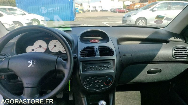 PEUGEOT 206 - 2005 - 142613kms - Automobil: slika PEUGEOT 206 - 2005 - 142613kms - Automobil PEUGEOT 206 - 2005 - 142613kms - Automobil: slika PEUGEOT 206 - 2005 - 142613kms - Automobil