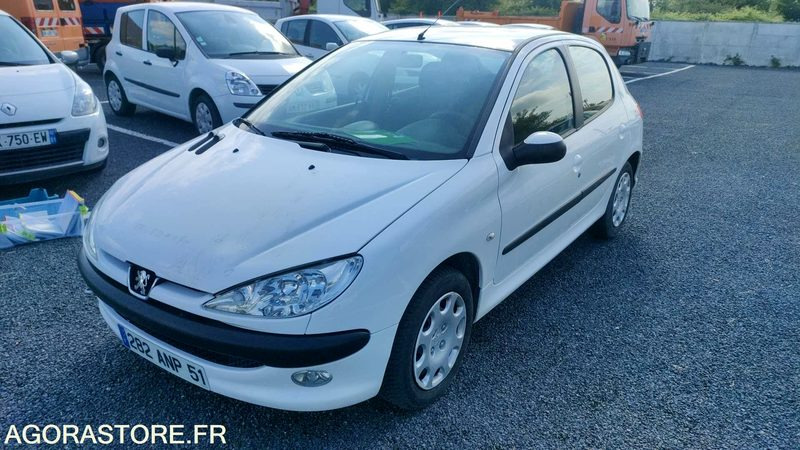 PEUGEOT 206 - 2005 -175624kms - Automobil: slika PEUGEOT 206 - 2005 -175624kms - Automobil PEUGEOT 206 - 2005 -175624kms - Automobil: slika PEUGEOT 206 - 2005 -175624kms - Automobil