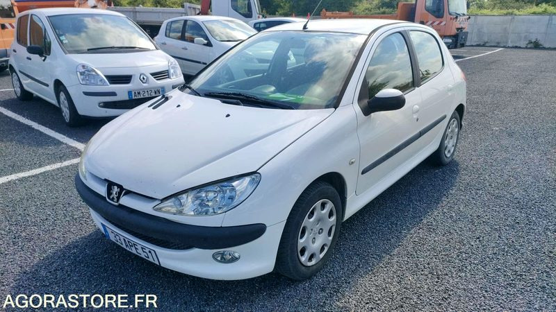 PEUGEOT 206 - 2005 - 209619kms - Automobil: slika PEUGEOT 206 - 2005 - 209619kms - Automobil PEUGEOT 206 - 2005 - 209619kms - Automobil: slika PEUGEOT 206 - 2005 - 209619kms - Automobil