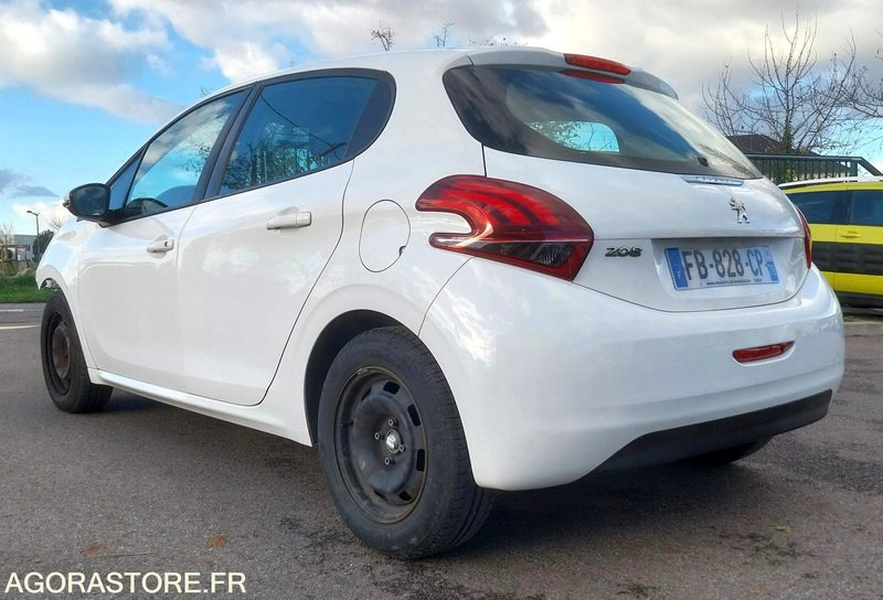 PEUGEOT 208 - 2018 - 121361km - ESSENCE - pour pièces - Automobil: slika PEUGEOT 208 - 2018 - 121361km - ESSENCE - pour pièces - Automobil PEUGEOT 208 - 2018 - 121361km - ESSENCE - pour pièces - Automobil: slika PEUGEOT 208 - 2018 - 121361km - ESSENCE - pour pièces - Automobil