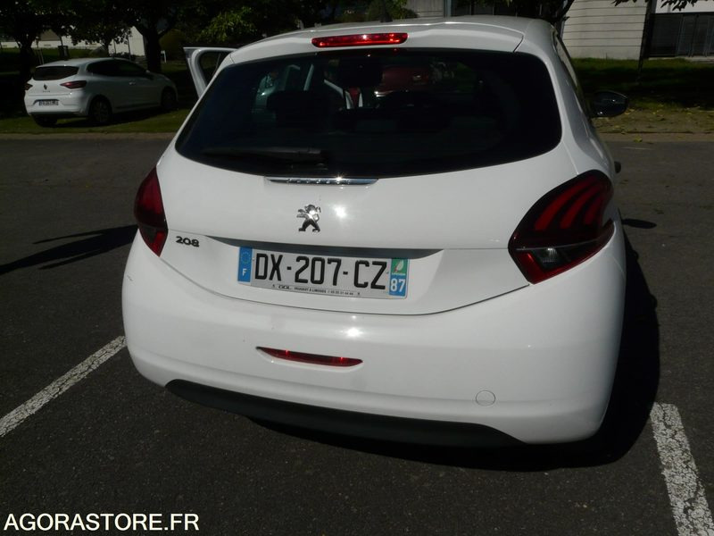 PEUGEOT 208 DX207CZ - Automobil: slika  PEUGEOT 208 DX207CZ - Automobil PEUGEOT 208 DX207CZ - Automobil: slika  PEUGEOT 208 DX207CZ - Automobil