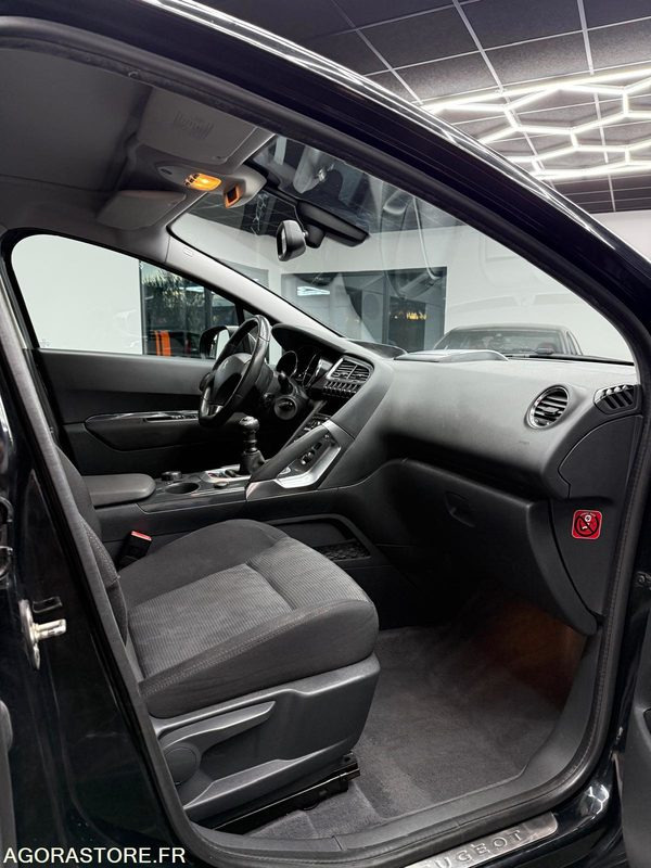 PEUGEOT 3008 1.6L HDI 115CH CROSSWAY - SUV: slika PEUGEOT 3008 1.6L HDI 115CH CROSSWAY - SUV PEUGEOT 3008 1.6L HDI 115CH CROSSWAY - SUV: slika PEUGEOT 3008 1.6L HDI 115CH CROSSWAY - SUV