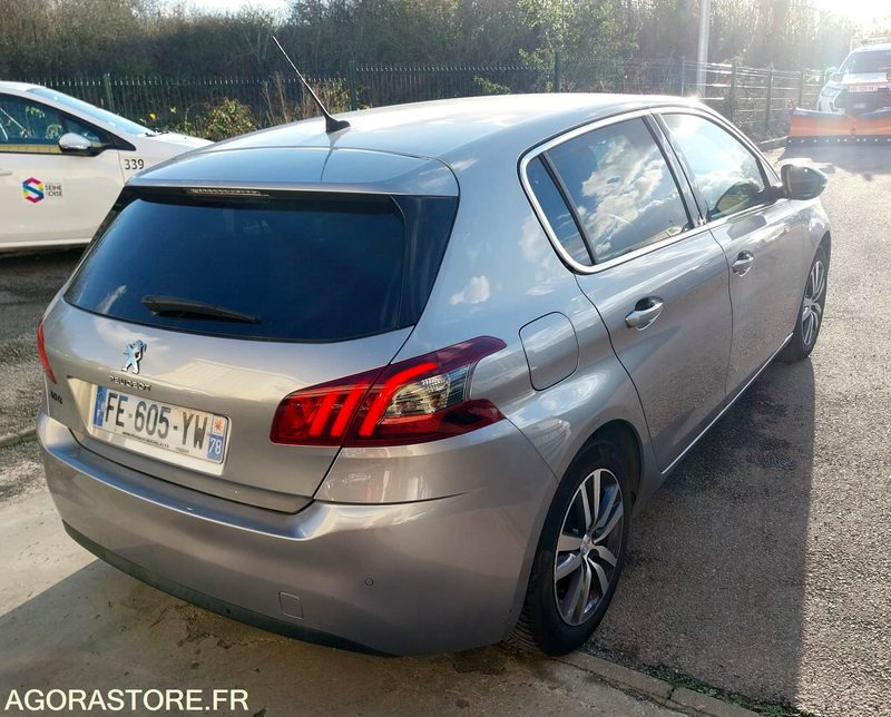 PEUGEOT 308 phase II - 110ch - 2019 - 172160km - ESSENCE - Automobil: slika PEUGEOT 308 phase II - 110ch - 2019 - 172160km - ESSENCE - Automobil PEUGEOT 308 phase II - 110ch - 2019 - 172160km - ESSENCE - Automobil: slika PEUGEOT 308 phase II - 110ch - 2019 - 172160km - ESSENCE - Automobil