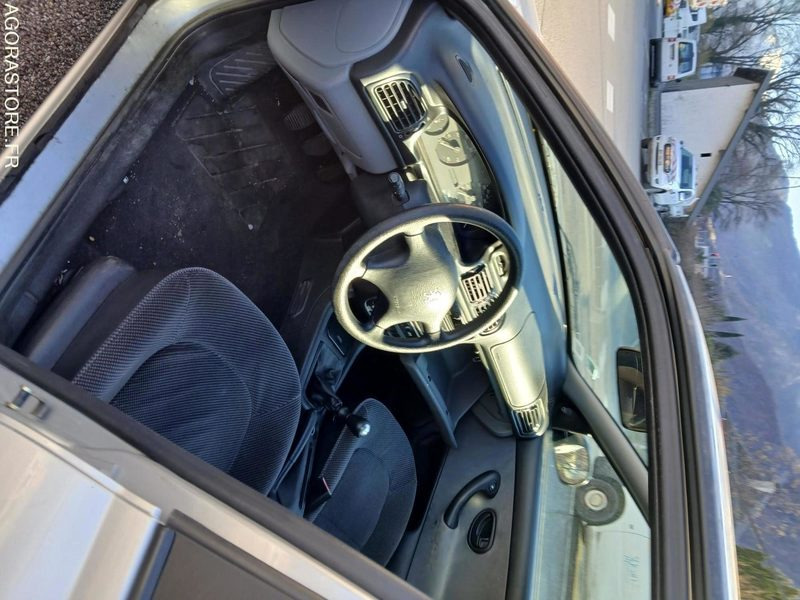 PEUGEOT 406 ESSENCE EN L'ETAT REMORQUE IMPERATIVE POUR ENLEVEMENT DU VEHICULE - Automobil: slika PEUGEOT 406 ESSENCE EN L'ETAT REMORQUE IMPERATIVE POUR ENLEVEMENT DU VEHICULE - Automobil PEUGEOT 406 ESSENCE EN L'ETAT REMORQUE IMPERATIVE POUR ENLEVEMENT DU VEHICULE - Automobil: slika PEUGEOT 406 ESSENCE EN L'ETAT REMORQUE IMPERATIVE POUR ENLEVEMENT DU VEHICULE - Automobil