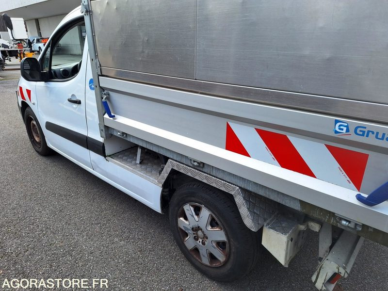 Mali kombi PEUGEOT PARTNER Benne_ 2 places _ Diesel 1.6HDI: slika Mali kombi PEUGEOT PARTNER Benne_ 2 places _ Diesel 1.6HDI Mali kombi PEUGEOT PARTNER Benne_ 2 places _ Diesel 1.6HDI: slika Mali kombi PEUGEOT PARTNER Benne_ 2 places _ Diesel 1.6HDI