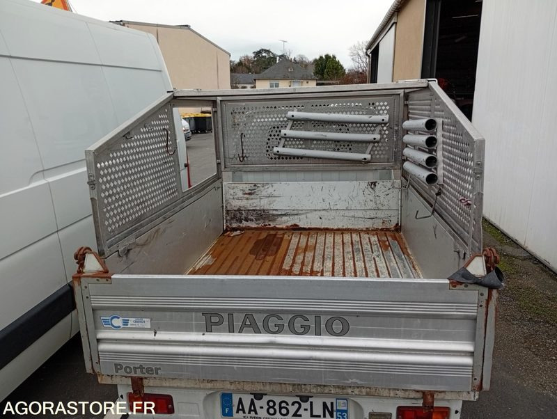 PIAGGIO - Mali kamion kiper: slika PIAGGIO - Mali kamion kiper PIAGGIO - Mali kamion kiper: slika PIAGGIO - Mali kamion kiper