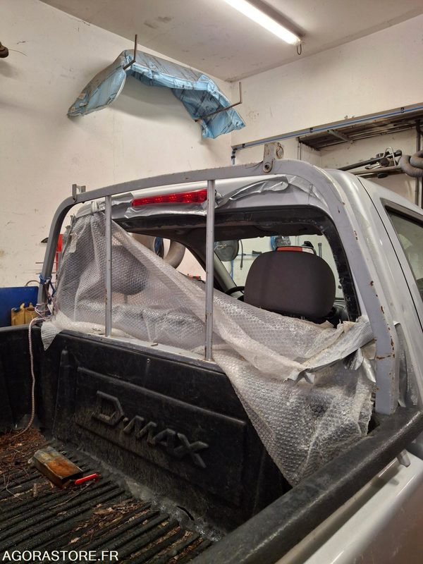 PICK UP D MAX ISUZU - Pick-up: slika PICK UP D MAX ISUZU - Pick-up PICK UP D MAX ISUZU - Pick-up: slika PICK UP D MAX ISUZU - Pick-up