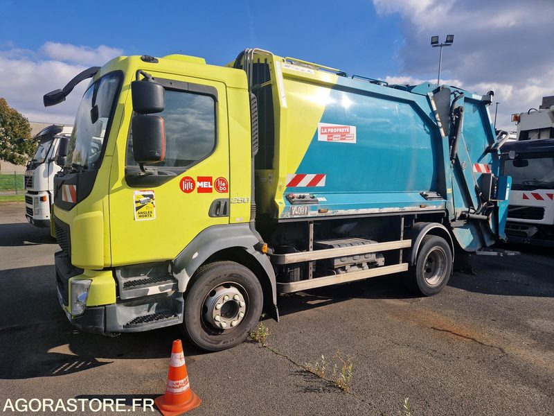 PORTEUR BOM 16T VOLVO GEESINK (C4007) 2014 (215740 KMS) - Kamion za odvoz smeća: slika PORTEUR BOM 16T VOLVO GEESINK (C4007) 2014 (215740 KMS) - Kamion za odvoz smeća PORTEUR BOM 16T VOLVO GEESINK (C4007) 2014 (215740 KMS) - Kamion za odvoz smeća: slika PORTEUR BOM 16T VOLVO GEESINK (C4007) 2014 (215740 KMS) - Kamion za odvoz smeća