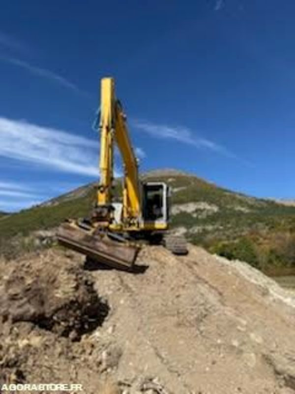 Pelle New Holland E135SR-1ES Diesel 2007 - Bager gusjeničar: slika Pelle New Holland E135SR-1ES Diesel 2007 - Bager gusjeničar Pelle New Holland E135SR-1ES Diesel 2007 - Bager gusjeničar: slika Pelle New Holland E135SR-1ES Diesel 2007 - Bager gusjeničar