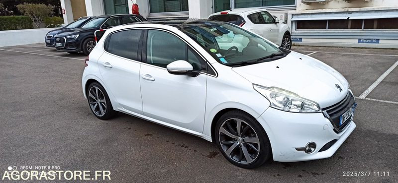 Peugeot 208 1.6 hdi 90 féline bvm5 - Automobil: slika Peugeot 208 1.6 hdi 90 féline bvm5 - Automobil Peugeot 208 1.6 hdi 90 féline bvm5 - Automobil: slika Peugeot 208 1.6 hdi 90 féline bvm5 - Automobil
