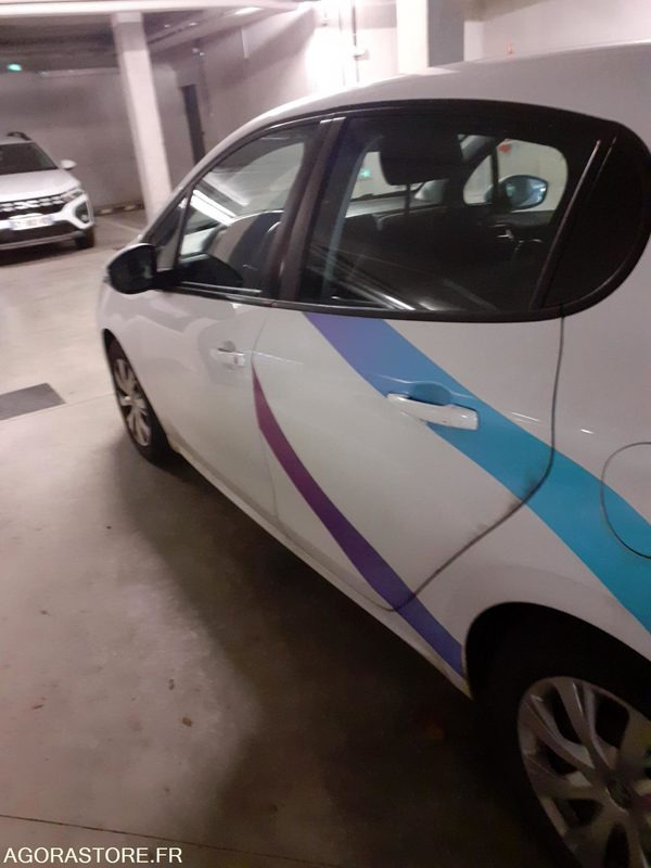 Peugeot 208 - 2016 - 225495 kms - Automobil: slika Peugeot 208 - 2016 - 225495 kms - Automobil Peugeot 208 - 2016 - 225495 kms - Automobil: slika Peugeot 208 - 2016 - 225495 kms - Automobil