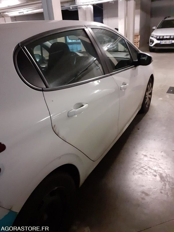 Peugeot 208 - 2016 - 225495 kms - Automobil: slika Peugeot 208 - 2016 - 225495 kms - Automobil Peugeot 208 - 2016 - 225495 kms - Automobil: slika Peugeot 208 - 2016 - 225495 kms - Automobil