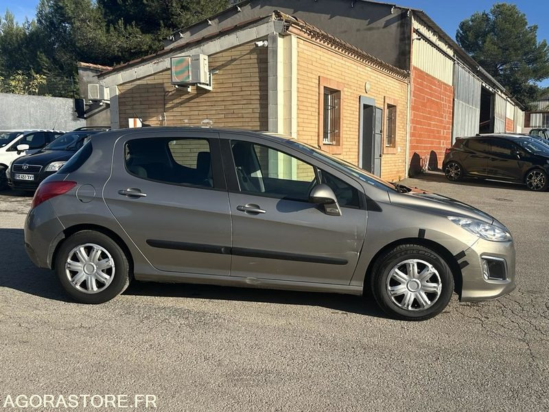 Peugeot 308 - Automobil: slika Peugeot 308 - Automobil Peugeot 308 - Automobil: slika Peugeot 308 - Automobil