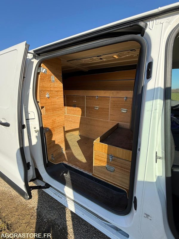 Mali kombi Peugeot Expert 2L HDI 122CH 1ER MAIN 179.000KM SUPER ÉTAT: slika Mali kombi Peugeot Expert 2L HDI 122CH 1ER MAIN 179.000KM SUPER ÉTAT