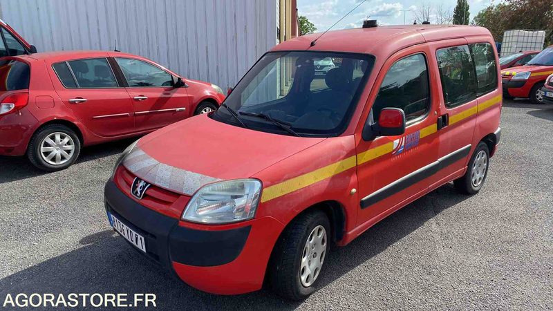 Peugeot - Partner - 2006 - 174763KMS - 8136YD71 - Mali kombi: slika Peugeot - Partner - 2006 - 174763KMS - 8136YD71 - Mali kombi Peugeot - Partner - 2006 - 174763KMS - 8136YD71 - Mali kombi: slika Peugeot - Partner - 2006 - 174763KMS - 8136YD71 - Mali kombi