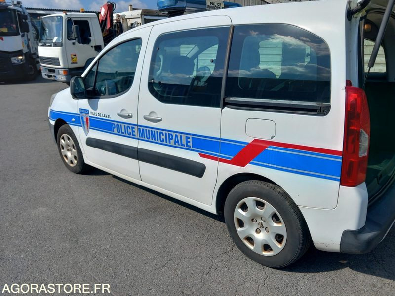 Peugeot Partner BL028QY - Mali kombi: slika Peugeot Partner BL028QY - Mali kombi Peugeot Partner BL028QY - Mali kombi: slika Peugeot Partner BL028QY - Mali kombi