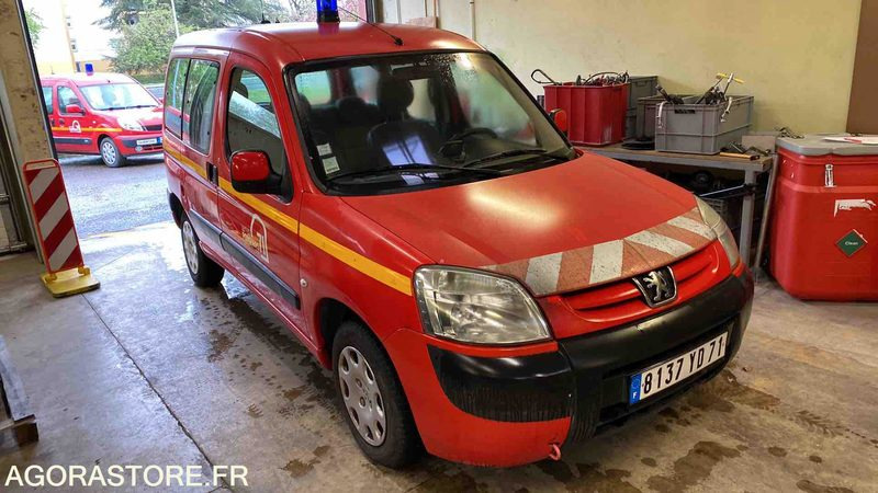 Peugeot - Partner Totem - 2006 - 185856KMS - 8137YD71 - Mali kombi: slika Peugeot - Partner Totem - 2006 - 185856KMS - 8137YD71 - Mali kombi Peugeot - Partner Totem - 2006 - 185856KMS - 8137YD71 - Mali kombi: slika Peugeot - Partner Totem - 2006 - 185856KMS - 8137YD71 - Mali kombi