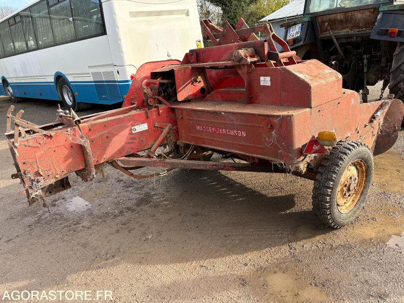 PRESSE A PETIT BALOT MASSEY FERCUSSON - Poljoprivredni strojevi: slika PRESSE A PETIT BALOT MASSEY FERCUSSON - Poljoprivredni strojevi PRESSE A PETIT BALOT MASSEY FERCUSSON - Poljoprivredni strojevi: slika PRESSE A PETIT BALOT MASSEY FERCUSSON - Poljoprivredni strojevi