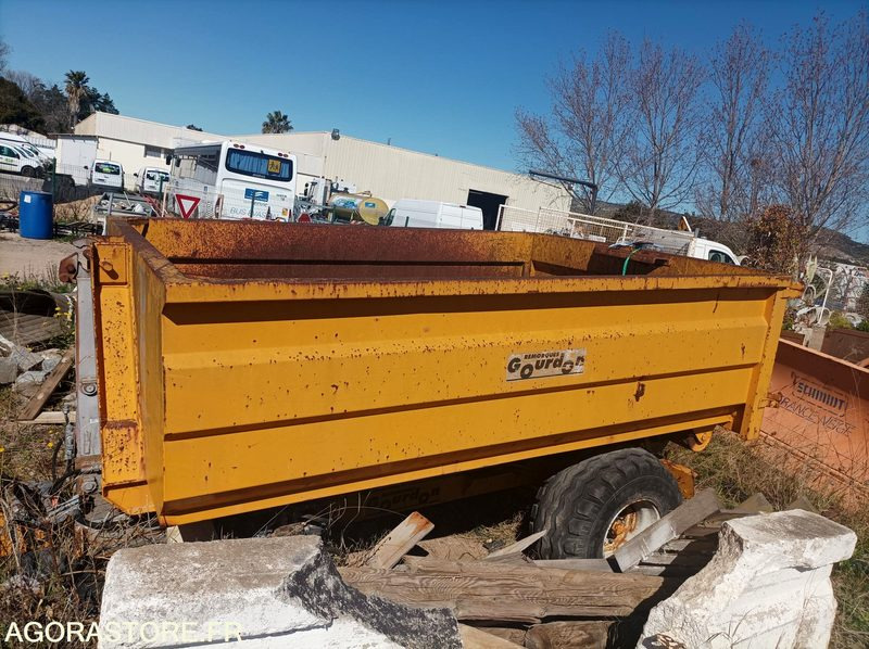 Remorque multi-caisson à bras Guima Gourdon - Poljoprivredni strojevi: slika Remorque multi-caisson à bras Guima Gourdon - Poljoprivredni strojevi Remorque multi-caisson à bras Guima Gourdon - Poljoprivredni strojevi: slika Remorque multi-caisson à bras Guima Gourdon - Poljoprivredni strojevi