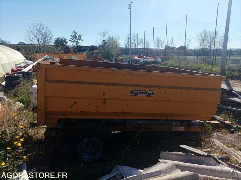 Remorque multi-caisson à bras Guima Gourdon - Poljoprivredni strojevi: slika Remorque multi-caisson à bras Guima Gourdon - Poljoprivredni strojevi Remorque multi-caisson à bras Guima Gourdon - Poljoprivredni strojevi: slika Remorque multi-caisson à bras Guima Gourdon - Poljoprivredni strojevi