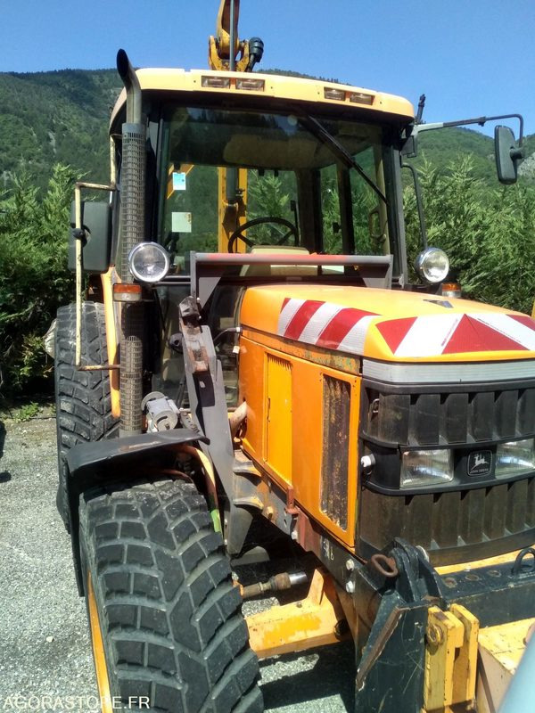 Tracteur John Deere 6220 4X4 - 2006 - 10558 heures avec épareuse NOREMAT Tonica - Poljoprivredni strojevi: slika Tracteur John Deere 6220 4X4 - 2006 - 10558 heures avec épareuse NOREMAT Tonica - Poljoprivredni strojevi Tracteur John Deere 6220 4X4 - 2006 - 10558 heures avec épareuse NOREMAT Tonica - Poljoprivredni strojevi: slika Tracteur John Deere 6220 4X4 - 2006 - 10558 heures avec épareuse NOREMAT Tonica - Poljoprivredni strojevi