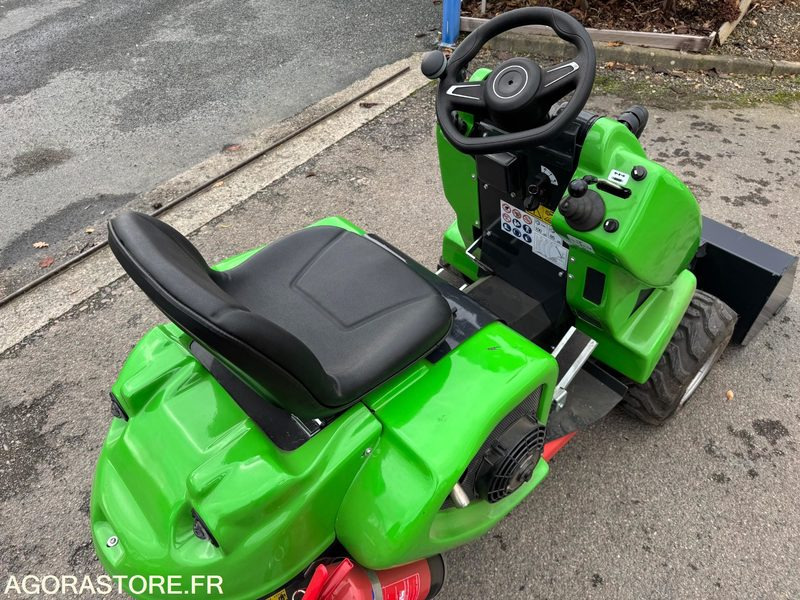 Valet de ferme 3 roues motrices HG-130 - Poljoprivredni strojevi: slika Valet de ferme 3 roues motrices HG-130 - Poljoprivredni strojevi Valet de ferme 3 roues motrices HG-130 - Poljoprivredni strojevi: slika Valet de ferme 3 roues motrices HG-130 - Poljoprivredni strojevi