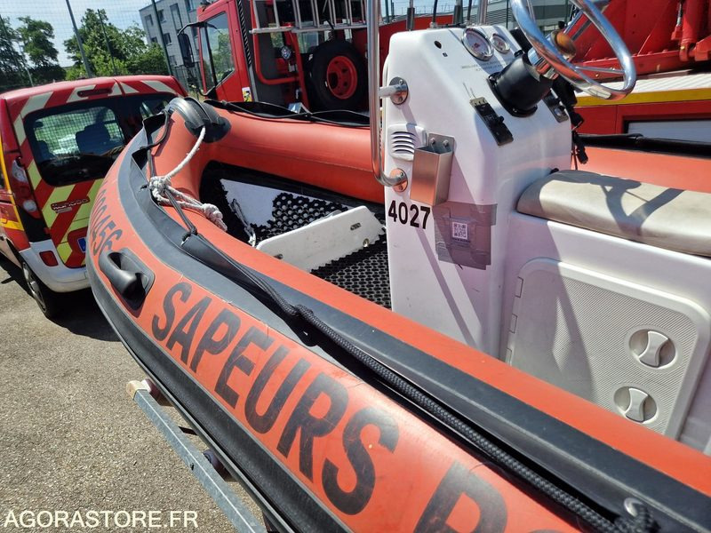 ZEPPELIN Command 15 sur remorque RSA - 643BLJ69 - 2009 - Poluprikolica: slika ZEPPELIN Command 15 sur remorque RSA - 643BLJ69 - 2009 - Poluprikolica ZEPPELIN Command 15 sur remorque RSA - 643BLJ69 - 2009 - Poluprikolica: slika ZEPPELIN Command 15 sur remorque RSA - 643BLJ69 - 2009 - Poluprikolica