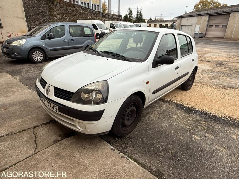 RENAULT CLIO - 2002 - 160000 KM - Automobil: slika RENAULT CLIO - 2002 - 160000 KM - Automobil RENAULT CLIO - 2002 - 160000 KM - Automobil: slika RENAULT CLIO - 2002 - 160000 KM - Automobil