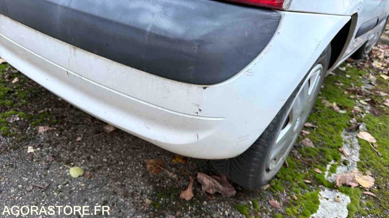 RENAULT CLIO - 2004 - 168530 KM - FX009NA - Automobil: slika RENAULT CLIO - 2004 - 168530 KM - FX009NA - Automobil RENAULT CLIO - 2004 - 168530 KM - FX009NA - Automobil: slika RENAULT CLIO - 2004 - 168530 KM - FX009NA - Automobil