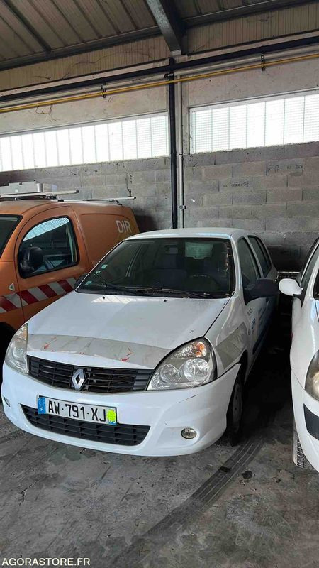 RENAULT CLIO - 2010- 233000 KM - AW791XJ - Automobil: slika RENAULT CLIO - 2010- 233000 KM - AW791XJ - Automobil RENAULT CLIO - 2010- 233000 KM - AW791XJ - Automobil: slika RENAULT CLIO - 2010- 233000 KM - AW791XJ - Automobil