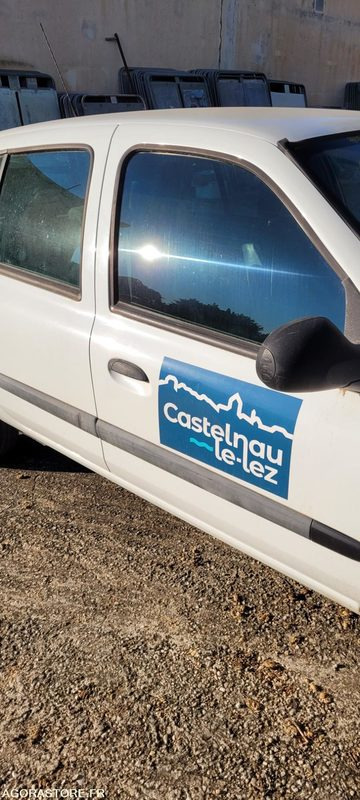 RENAULT CLIO - 2010 - Automobil: slika RENAULT CLIO - 2010 - Automobil RENAULT CLIO - 2010 - Automobil: slika RENAULT CLIO - 2010 - Automobil