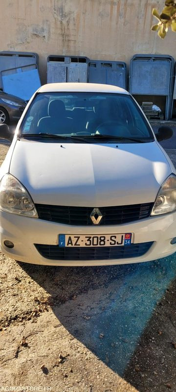 RENAULT CLIO - 2010 - Automobil: slika RENAULT CLIO - 2010 - Automobil RENAULT CLIO - 2010 - Automobil: slika RENAULT CLIO - 2010 - Automobil