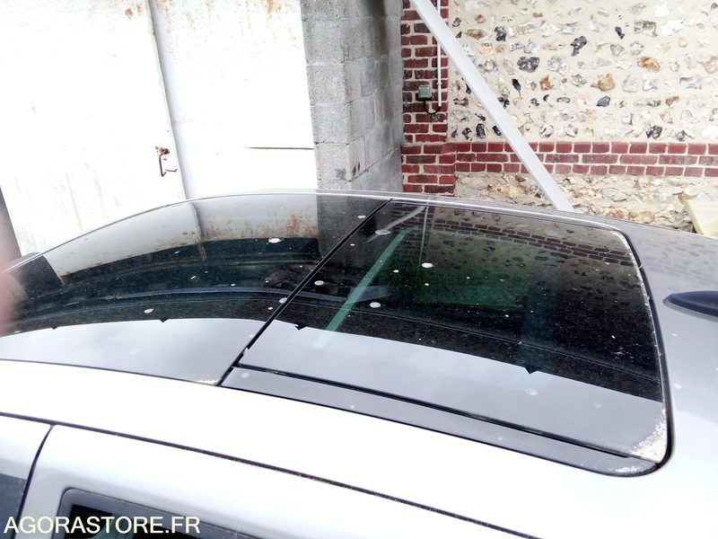 RENAULT CLIO 2010 - Automobil: slika RENAULT CLIO 2010 - Automobil RENAULT CLIO 2010 - Automobil: slika RENAULT CLIO 2010 - Automobil