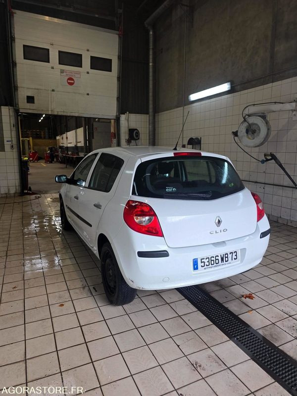 RENAULT CLIO - Automobil: slika RENAULT CLIO - Automobil RENAULT CLIO - Automobil: slika RENAULT CLIO - Automobil