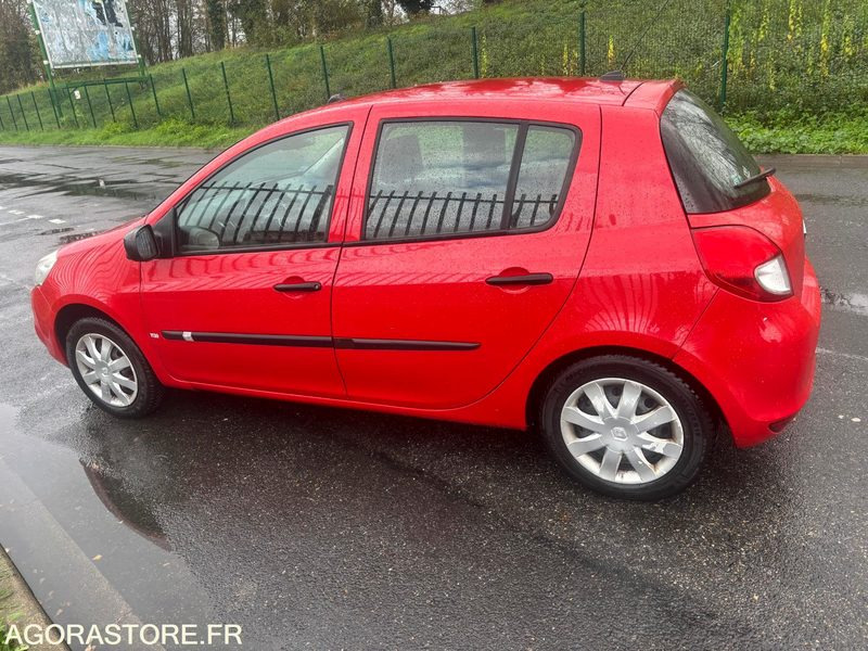RENAULT - CLIO III (1.5 DCI) - DIESEL - 212000 kms - année 2013 - Automobil: slika RENAULT - CLIO III (1.5 DCI) - DIESEL - 212000 kms - année 2013 - Automobil RENAULT - CLIO III (1.5 DCI) - DIESEL - 212000 kms - année 2013 - Automobil: slika RENAULT - CLIO III (1.5 DCI) - DIESEL - 212000 kms - année 2013 - Automobil