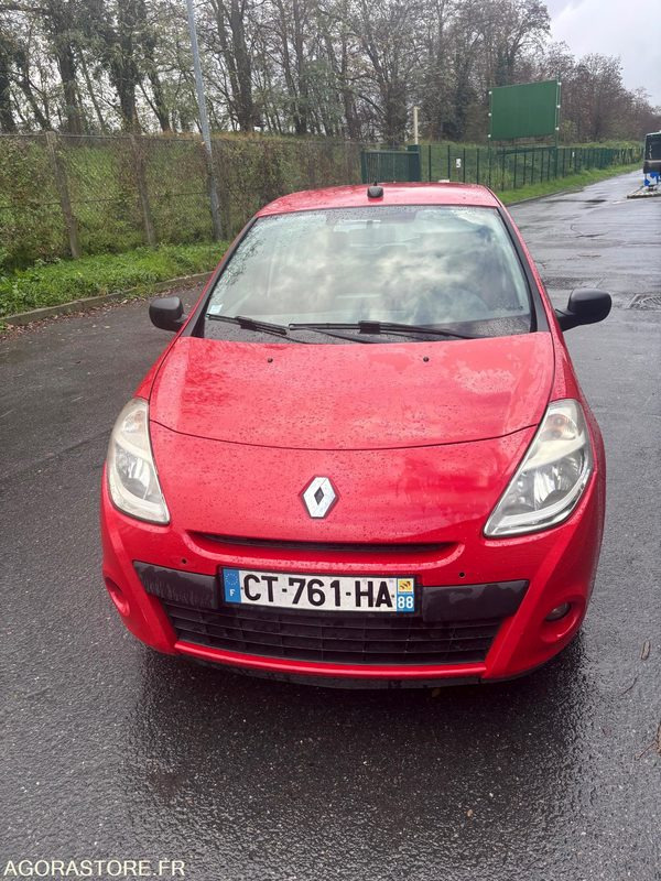 RENAULT - CLIO III (1.5 DCI) - DIESEL - 212000 kms - année 2013 - Automobil: slika RENAULT - CLIO III (1.5 DCI) - DIESEL - 212000 kms - année 2013 - Automobil RENAULT - CLIO III (1.5 DCI) - DIESEL - 212000 kms - année 2013 - Automobil: slika RENAULT - CLIO III (1.5 DCI) - DIESEL - 212000 kms - année 2013 - Automobil