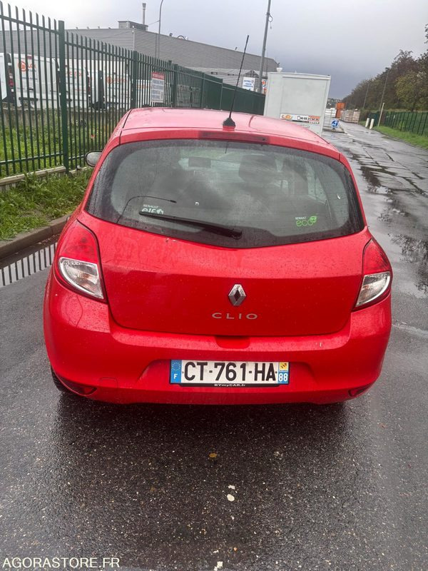 RENAULT - CLIO III (1.5 DCI) - DIESEL - 212000 kms - année 2013 - Automobil: slika RENAULT - CLIO III (1.5 DCI) - DIESEL - 212000 kms - année 2013 - Automobil RENAULT - CLIO III (1.5 DCI) - DIESEL - 212000 kms - année 2013 - Automobil: slika RENAULT - CLIO III (1.5 DCI) - DIESEL - 212000 kms - année 2013 - Automobil