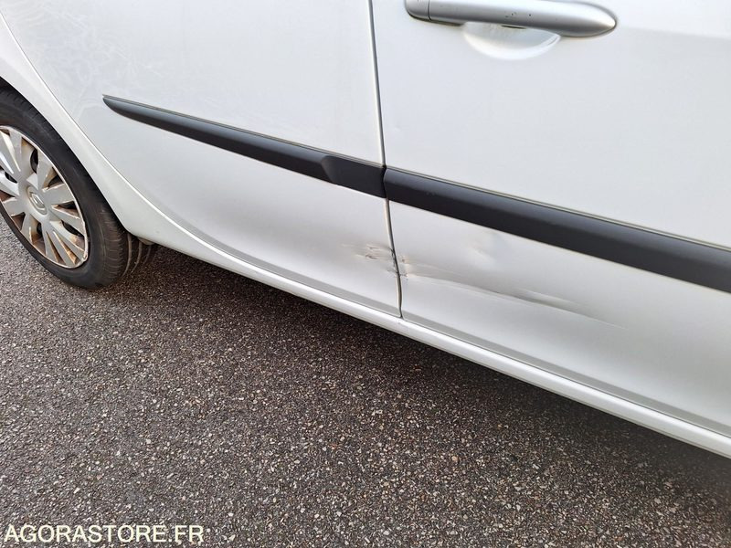 Automobil RENAULT CLIO3 Phase2 _ 3 places _ Diesel 1.5DCI: slika Automobil RENAULT CLIO3 Phase2 _ 3 places _ Diesel 1.5DCI Automobil RENAULT CLIO3 Phase2 _ 3 places _ Diesel 1.5DCI: slika Automobil RENAULT CLIO3 Phase2 _ 3 places _ Diesel 1.5DCI