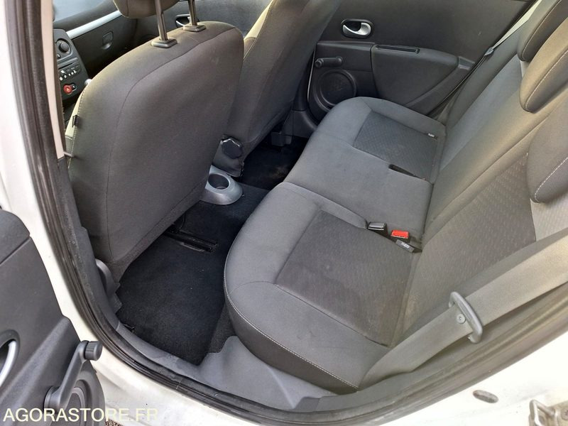 Automobil RENAULT CLIO3 Phase2 _ 3 places _ Diesel 1.5DCI: slika Automobil RENAULT CLIO3 Phase2 _ 3 places _ Diesel 1.5DCI Automobil RENAULT CLIO3 Phase2 _ 3 places _ Diesel 1.5DCI: slika Automobil RENAULT CLIO3 Phase2 _ 3 places _ Diesel 1.5DCI