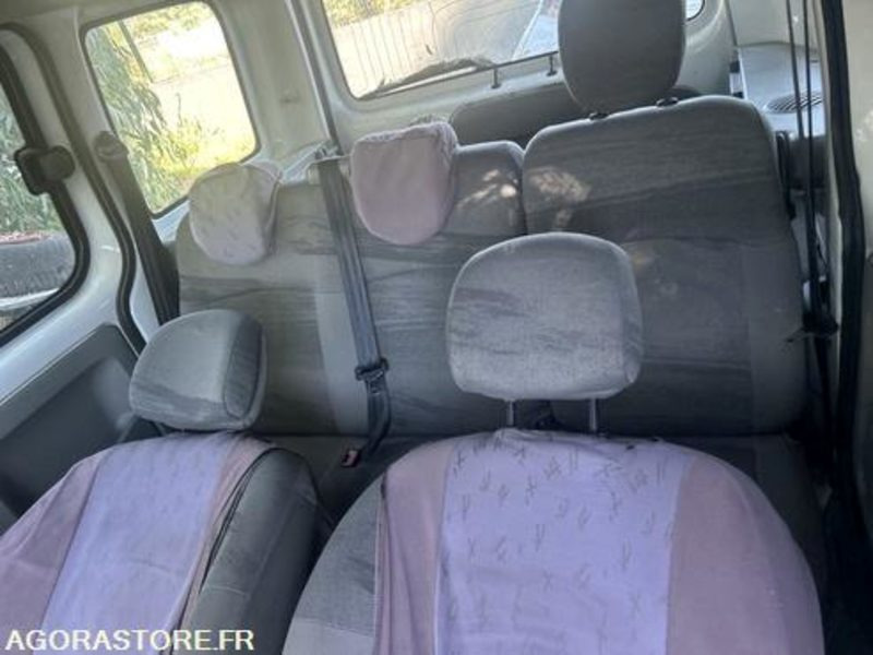 Zakup  RENAULT KANGOO - 2005 - 260300KM - 5693HF2B RENAULT KANGOO - 2005 - 260300KM - 5693HF2B: slika Zakup  RENAULT KANGOO - 2005 - 260300KM - 5693HF2B RENAULT KANGOO - 2005 - 260300KM - 5693HF2B