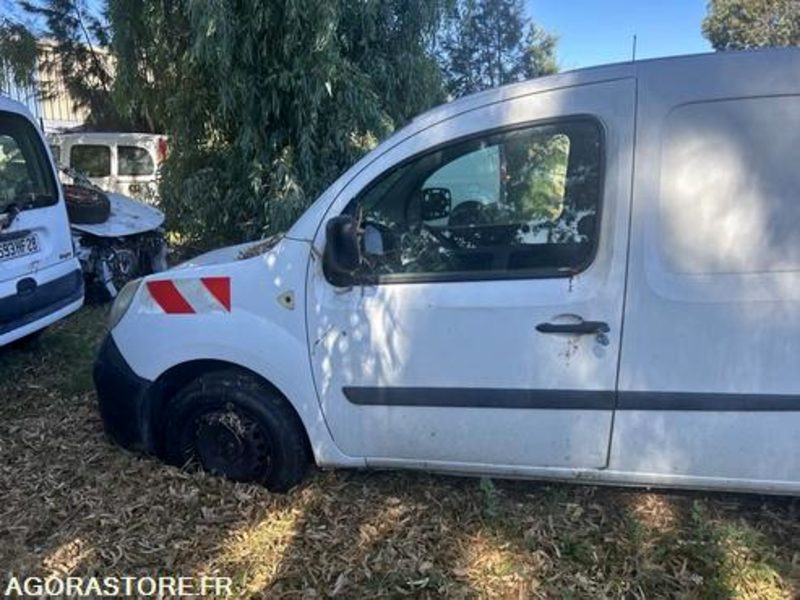 Mali kombi RENAULT KANGOO - 2010 - 278573km - AR154YG: slika Mali kombi RENAULT KANGOO - 2010 - 278573km - AR154YG
